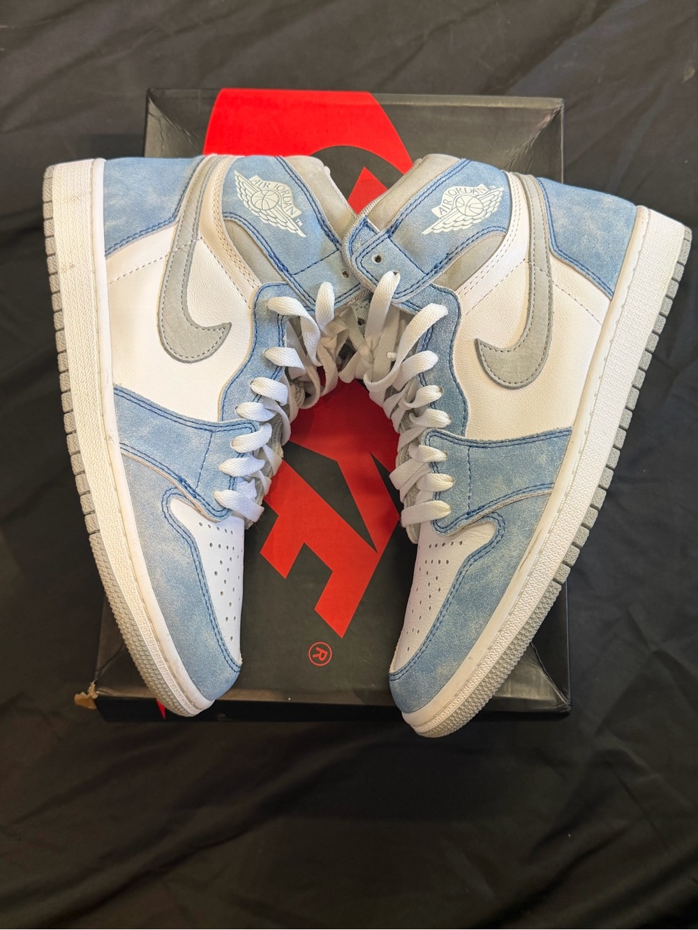 Size 8.5 - Jordan 1 Retro OG High Hyper Royal